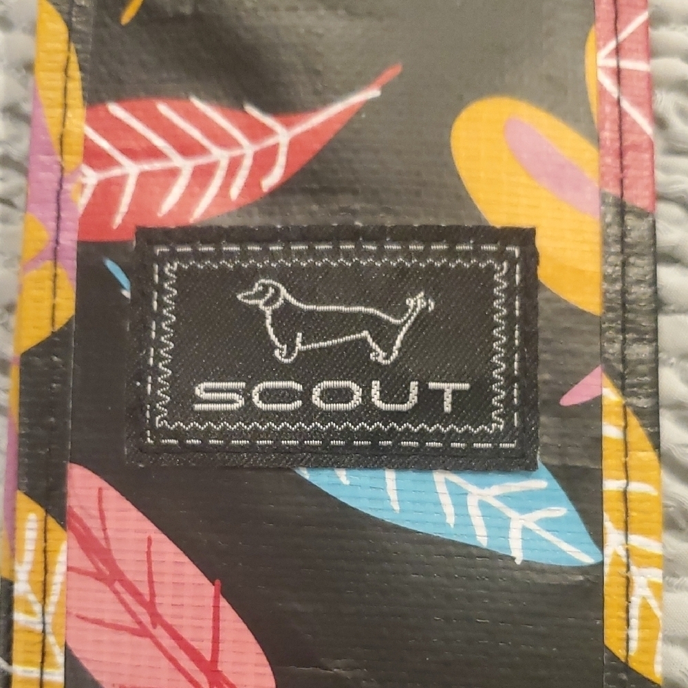 Scout Multicolor Leaf Pattern Wine Bag (25) - Picture 2 of 3